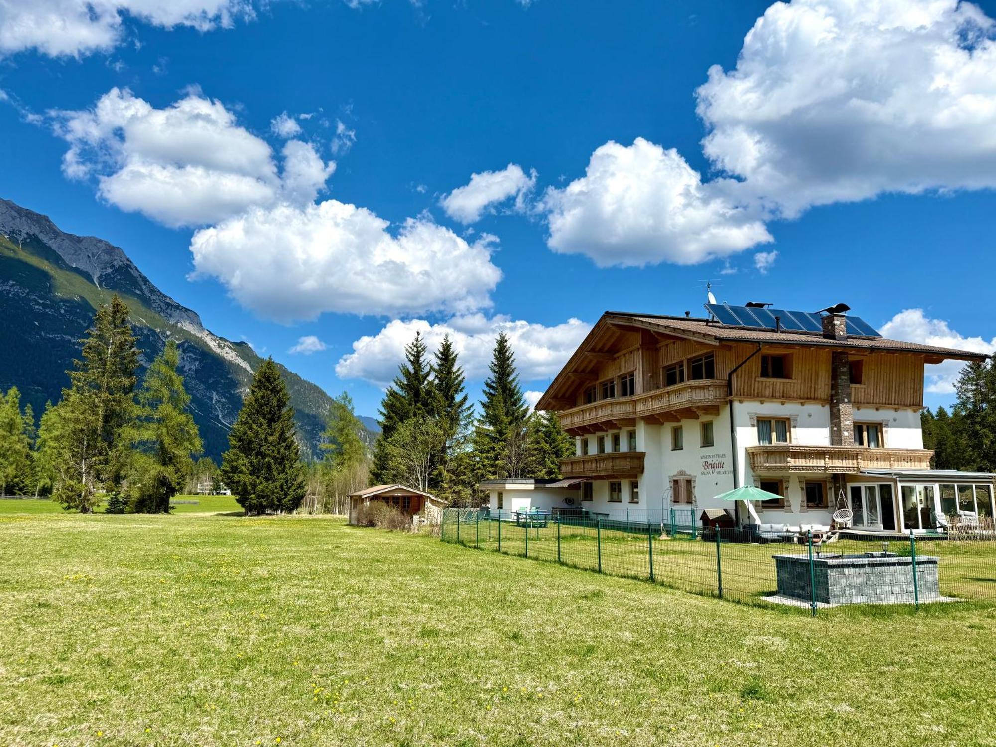 Apartmenthaus Brigitte Leutasch Exteriör bild